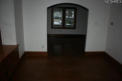 5th image of 37 E Linwood Ave