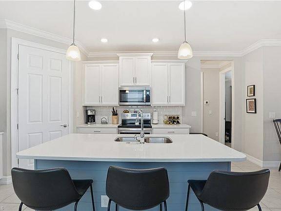 3rd image of 28378 Captiva Shell LOOP