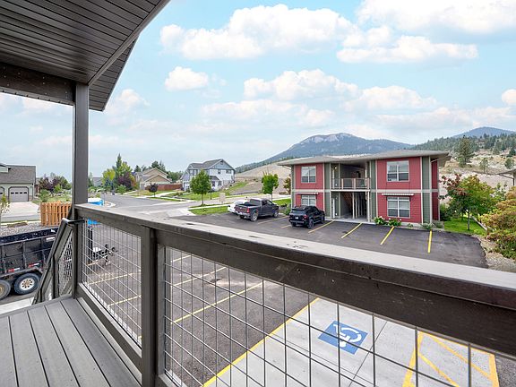 3rd image of 2876 Overlook Blvd