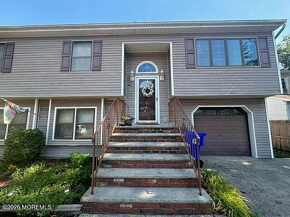 5th image of 896 Lynnwood Avenue
