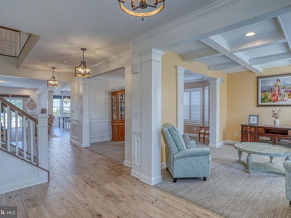 5th image of 754 Idlewyld Dr