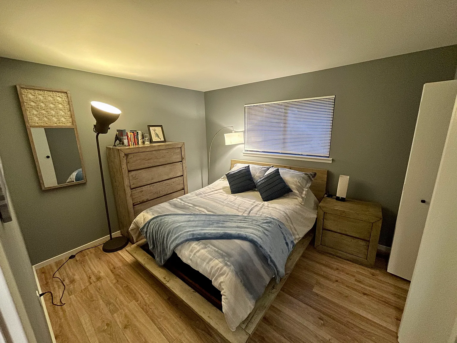 3 bed, 1.5 bath, 1355 sqft, $2,700 — Photo 3