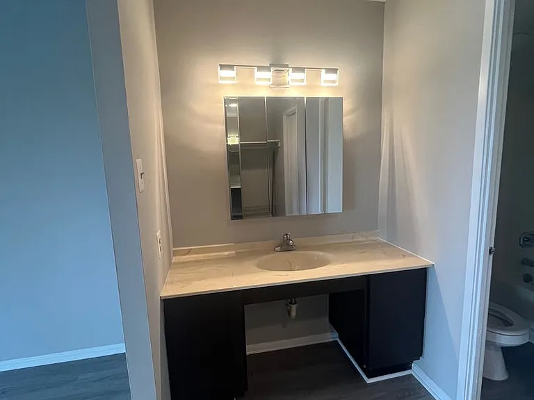 307 Yoakum Pkwy #809 — Photo 14