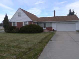 221 E Lake Ave, Lewistown, MT 59457