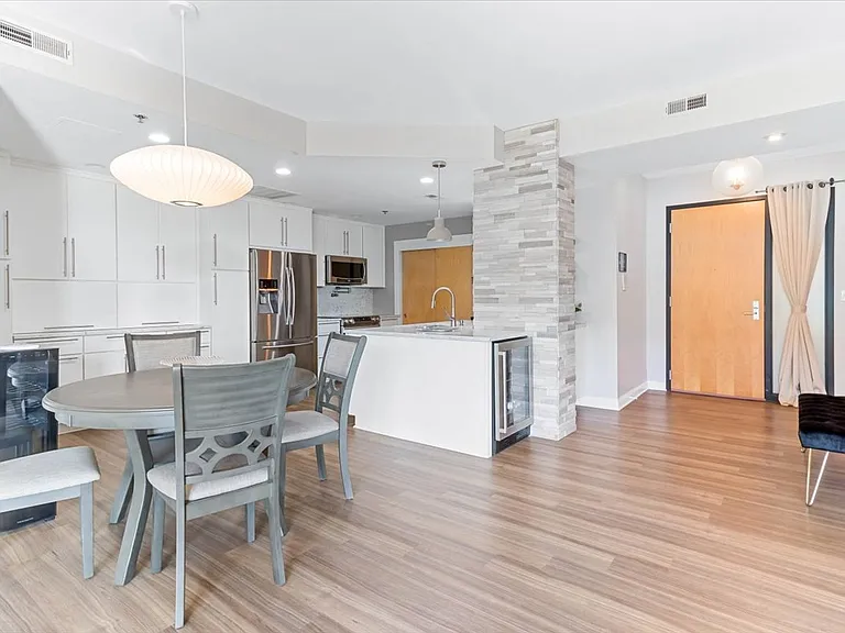 196 S Grant Ave #307 — Photo 6