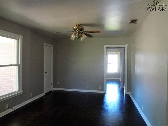 3rd image of 4113 Hughes Dr
