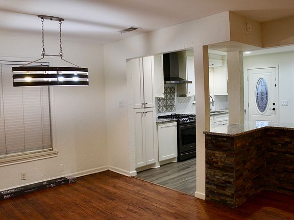 3rd image of 10020 Losa Dr