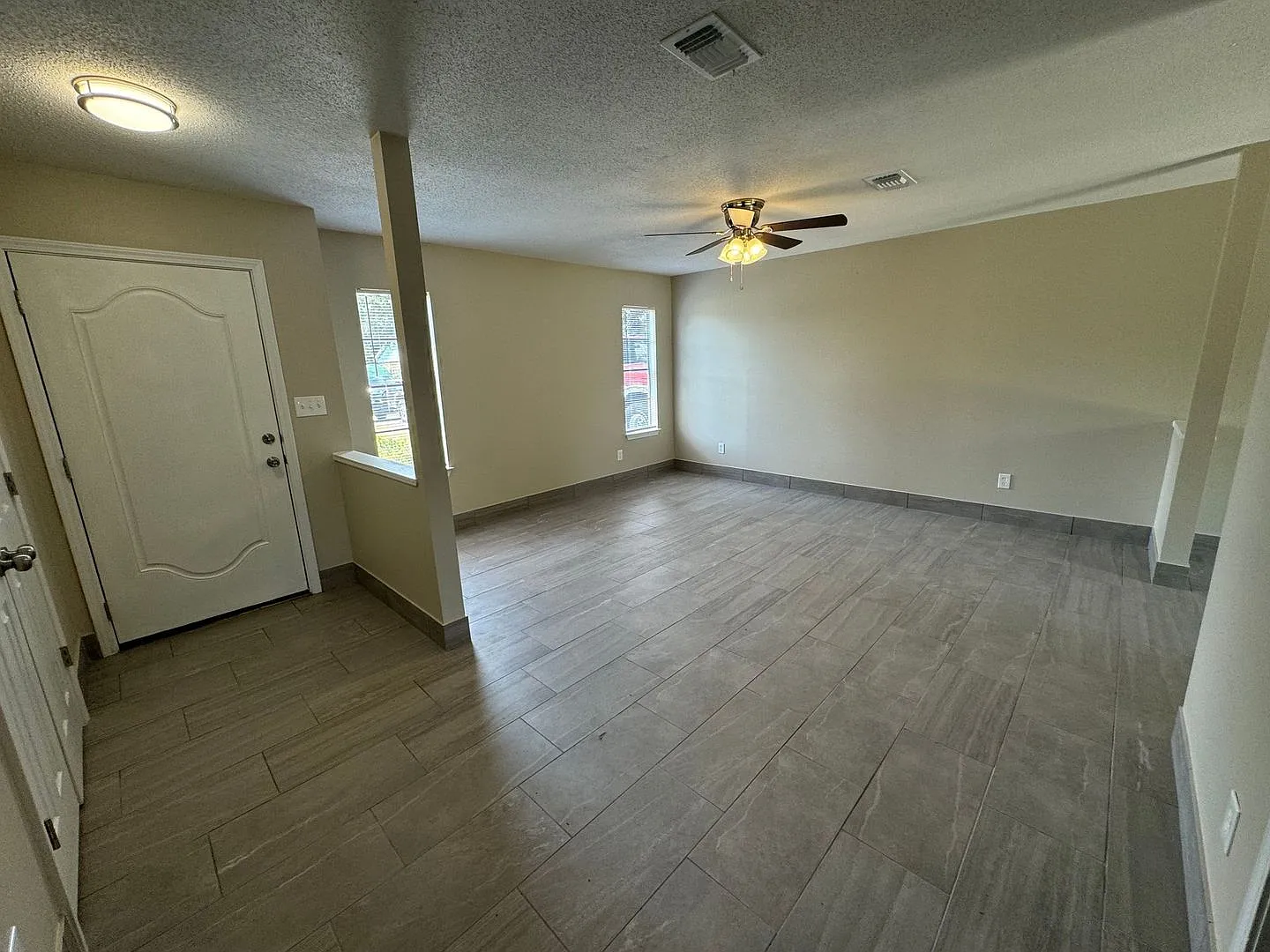 Pensacola - Carlisle - 3 Bedroom, 2 Bathroom — Photo 4