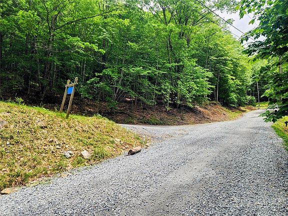 3rd image of 136 Locust Ridge Road