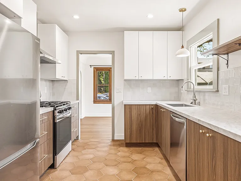 741 Granada St — Photo 11