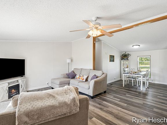 3rd image of 8024 Scott Rd