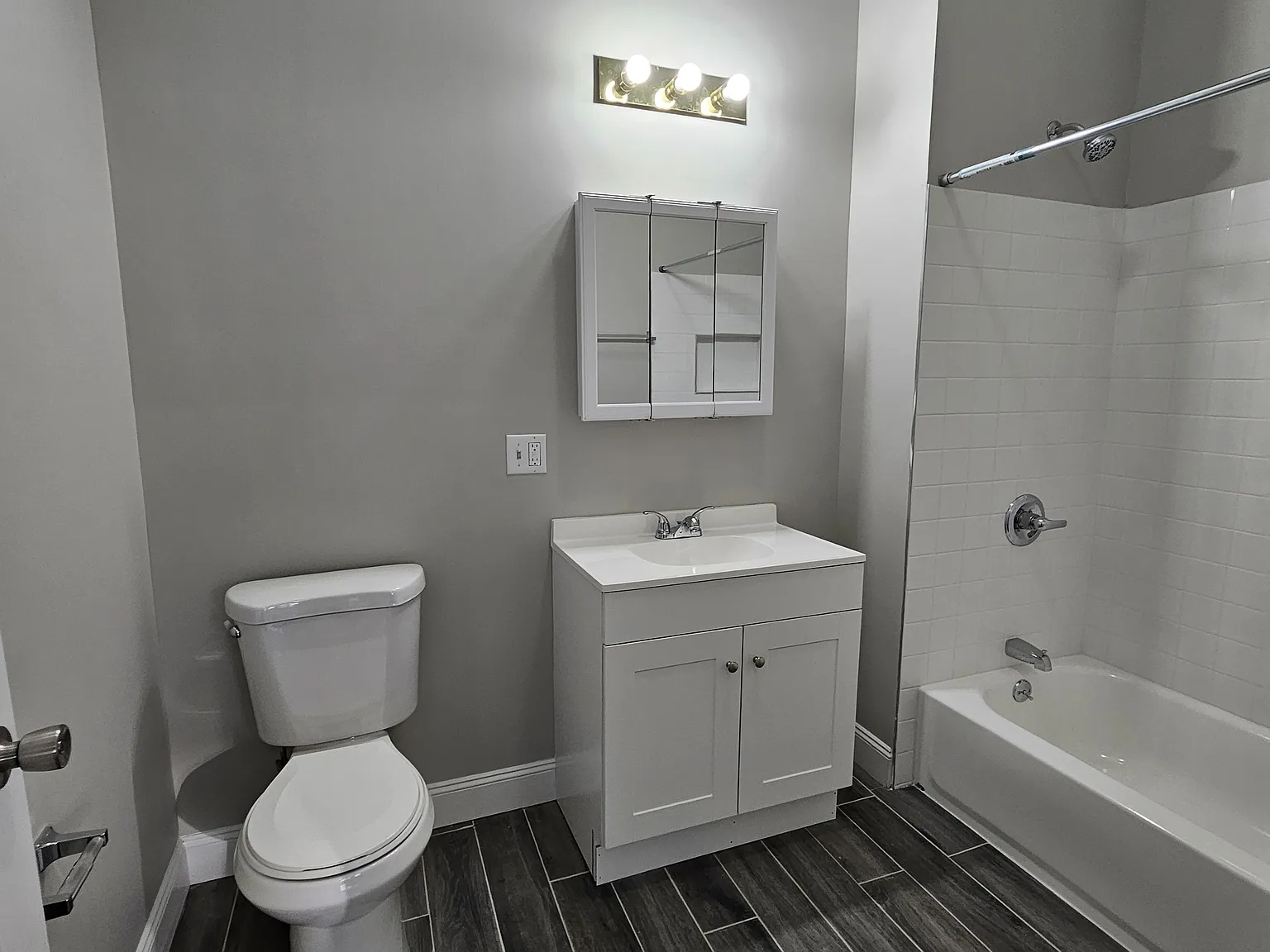 2 bed, $1,800 — Photo 2