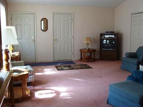 5th image of 6829 Bellflower Ct