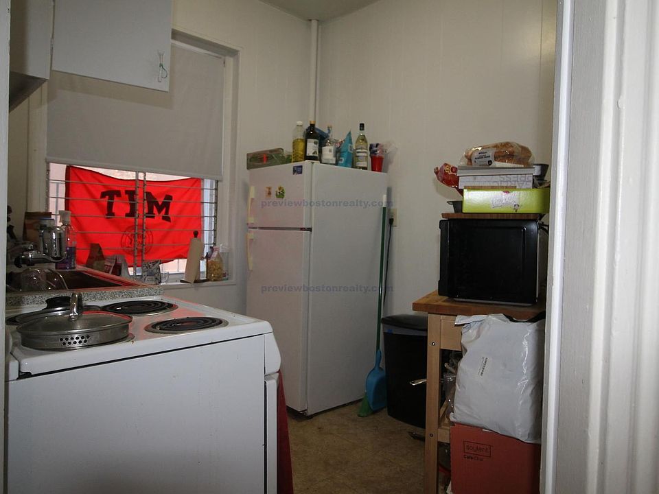 2nd image of 5 Walbridge St #T9