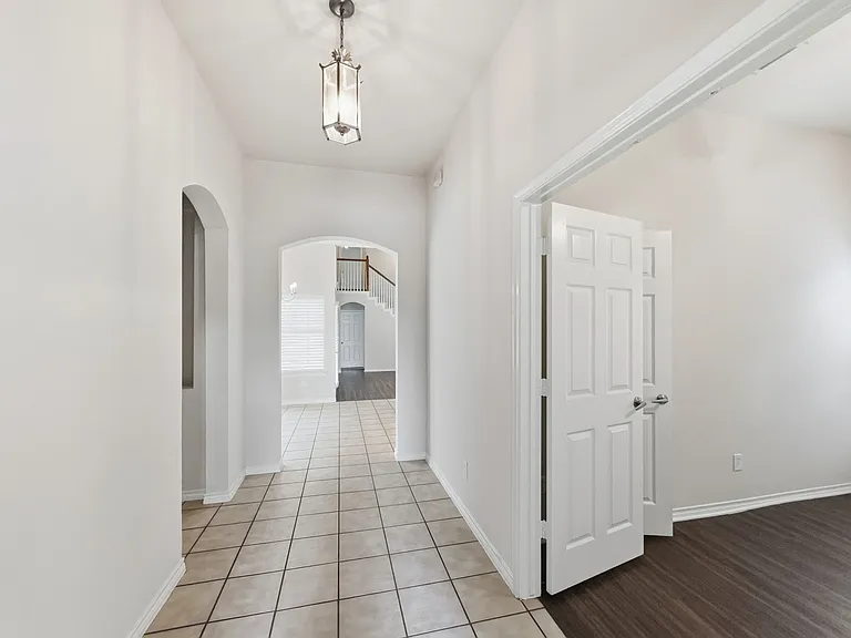 1237 Chattahoochee Dr — Photo 5
