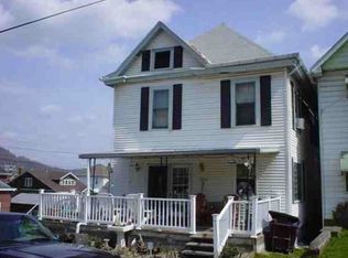 531 5th St, Chester, WV 26034