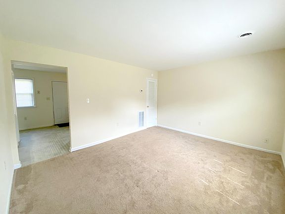 4th image of 526 Albemarle Ave SE