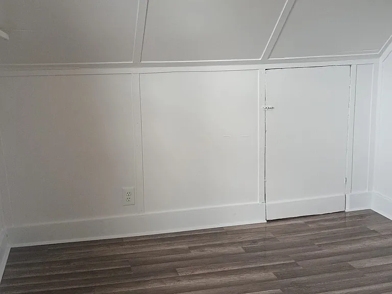 301 Rockwell Ave — Photo 9