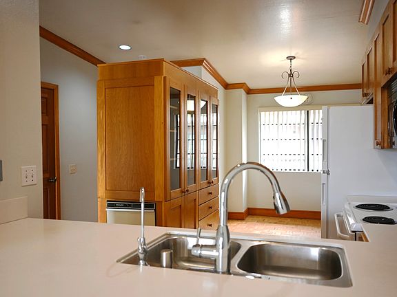 5th image of 8880 Villa La Jolla Dr Unit 311
