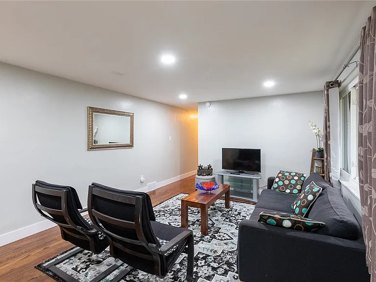 2413 Nicholson Rd — Photo 2