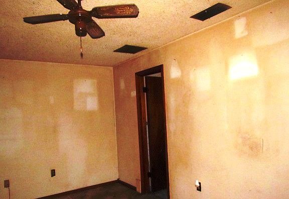 4th image of 8240 Arnot St