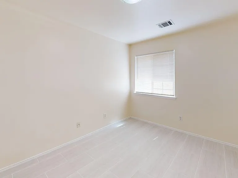 1325 Darjeeling Dr — Photo 8