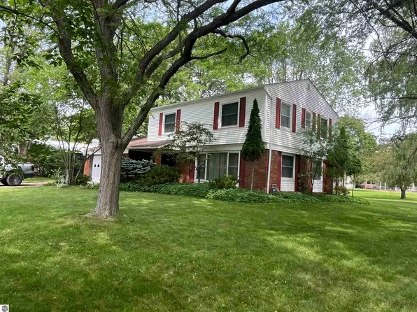 1339 Tomah Dr, Mount Pleasant, MI 48858
