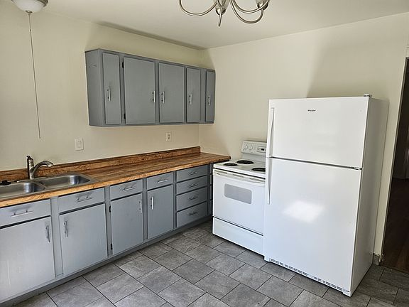 5th image of 2825 Beacon St