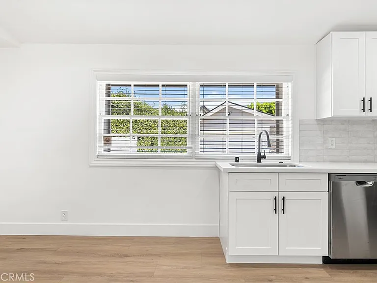 5227 Beckford Ave — Photo 5
