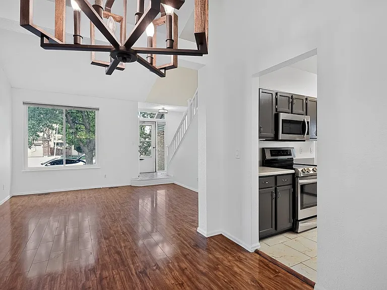 11422 W Parkhill Dr — Photo 4