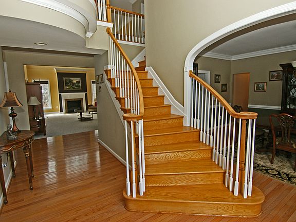 3rd image of 1214 W Blue Bird Ct