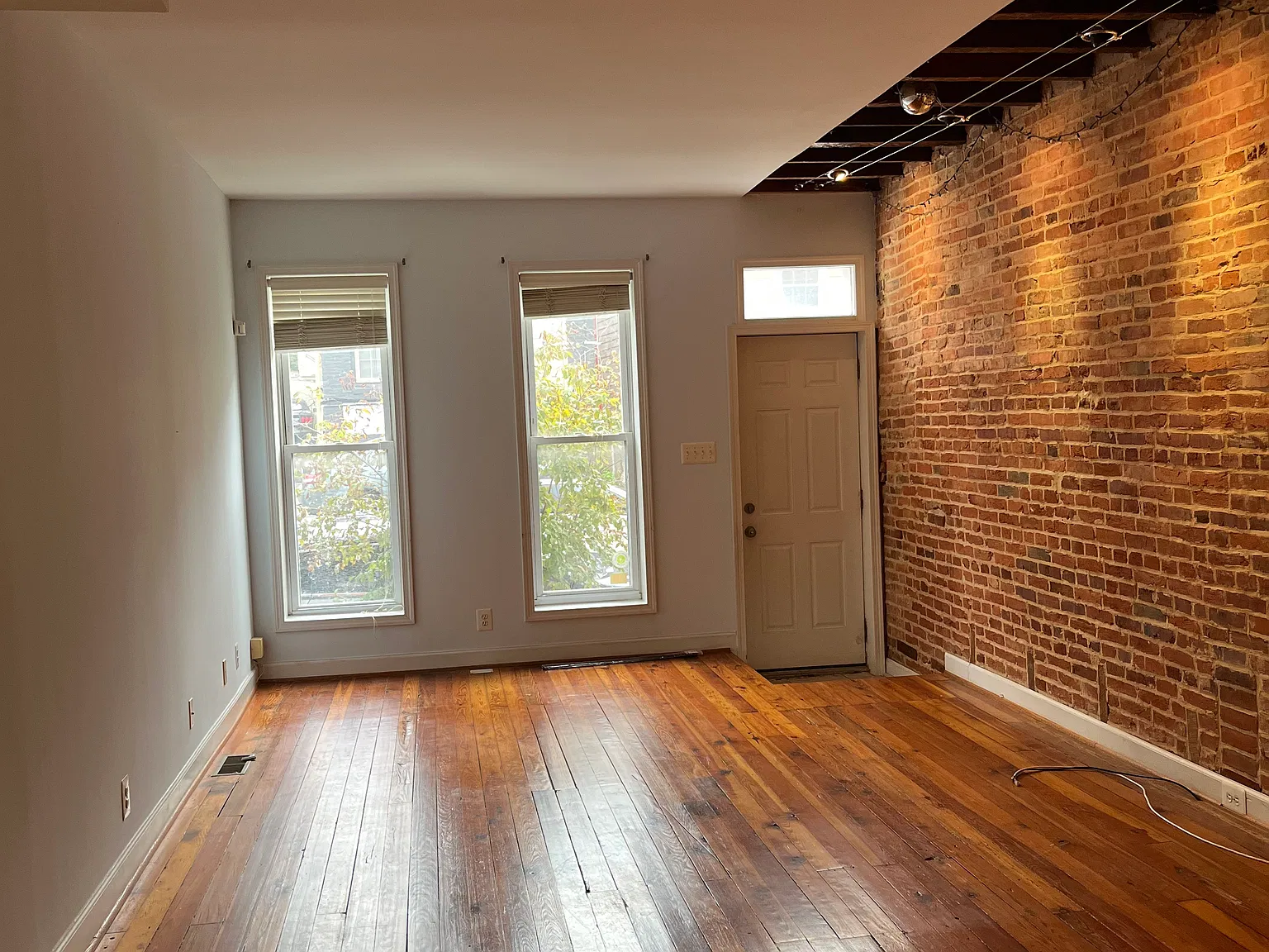2 bed, 2.5 bath, 1237 sqft, $2,200 — Photo 3