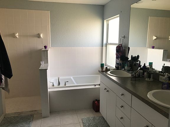 4th image of 203 Thomas Ct