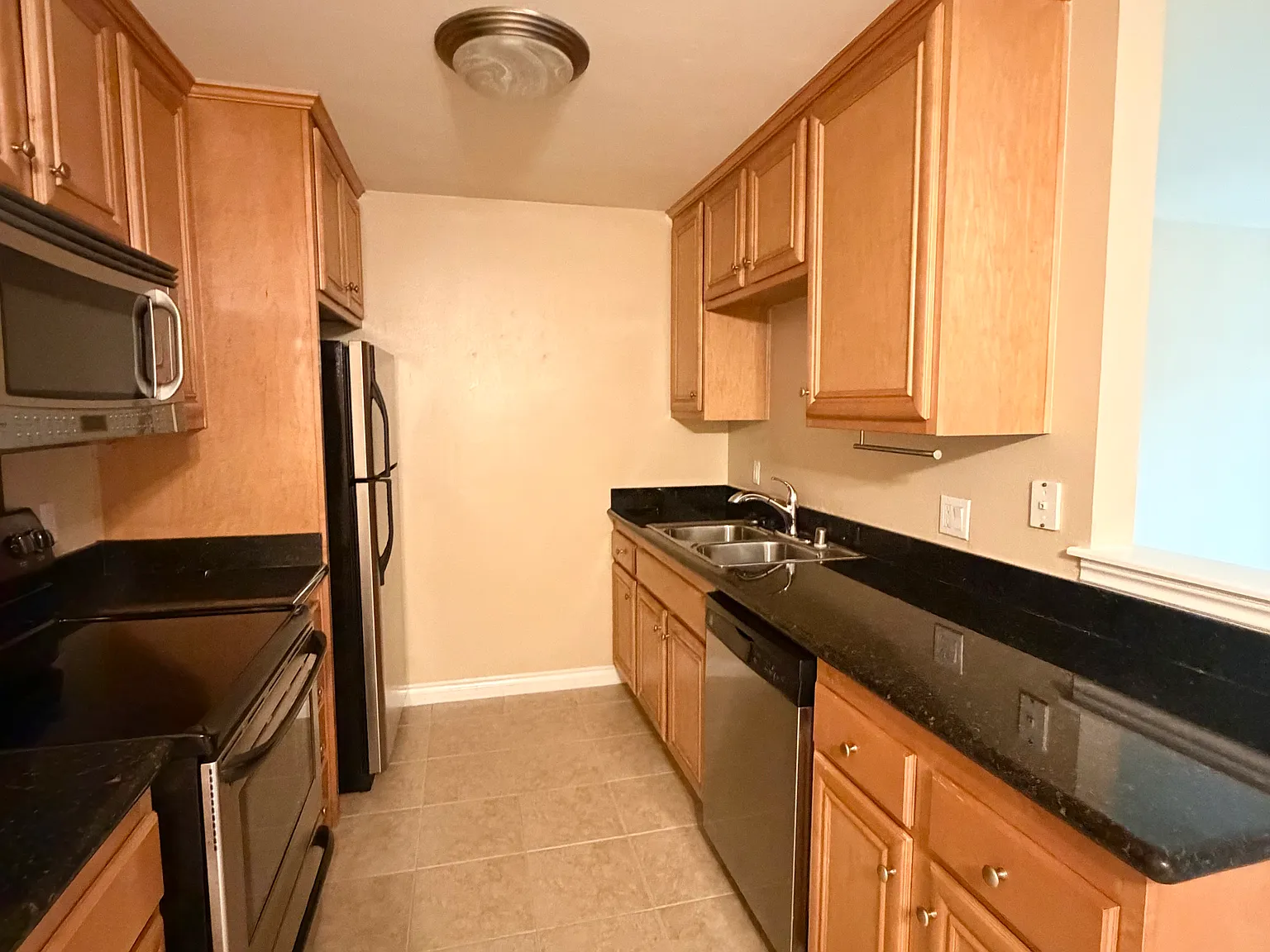 1 bed, 664 sqft, $2,350 — Photo 2
