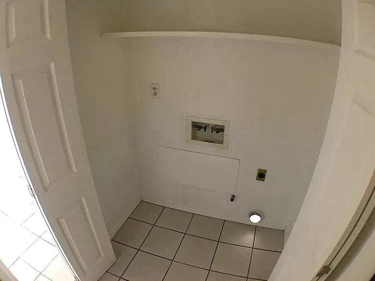 2418 Pittsburg Ave — Photo 15