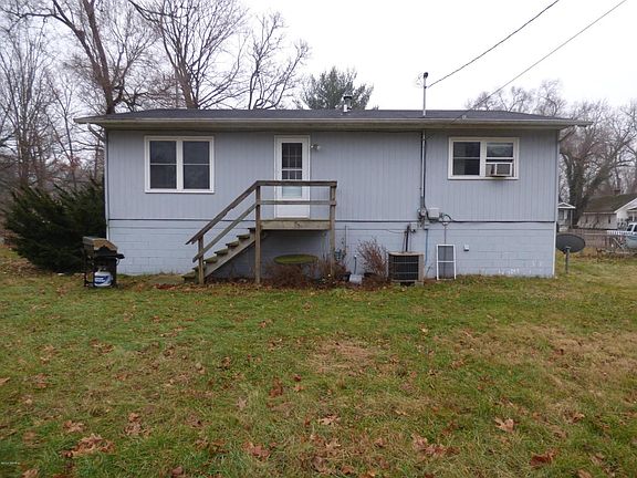 3rd image of 1641 Superior St