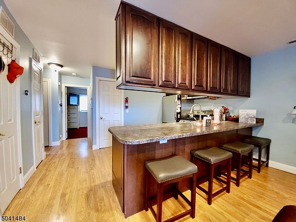 3rd image of 5 Arapahoe Dr Unit 5