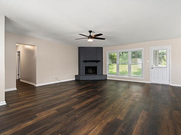 4th image of 122 Lake Forest Blvd