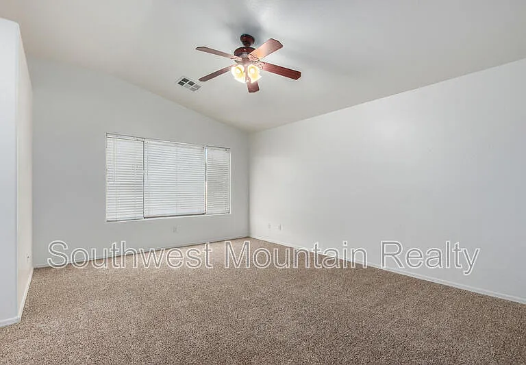 1140 W Oak Tree Ln — Photo 17
