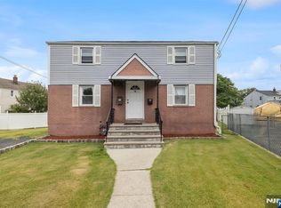 14 James Ct, Lodi, NJ 07644