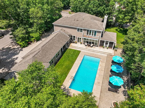 52300 E Arnold Dr, New Buffalo, MI 49117