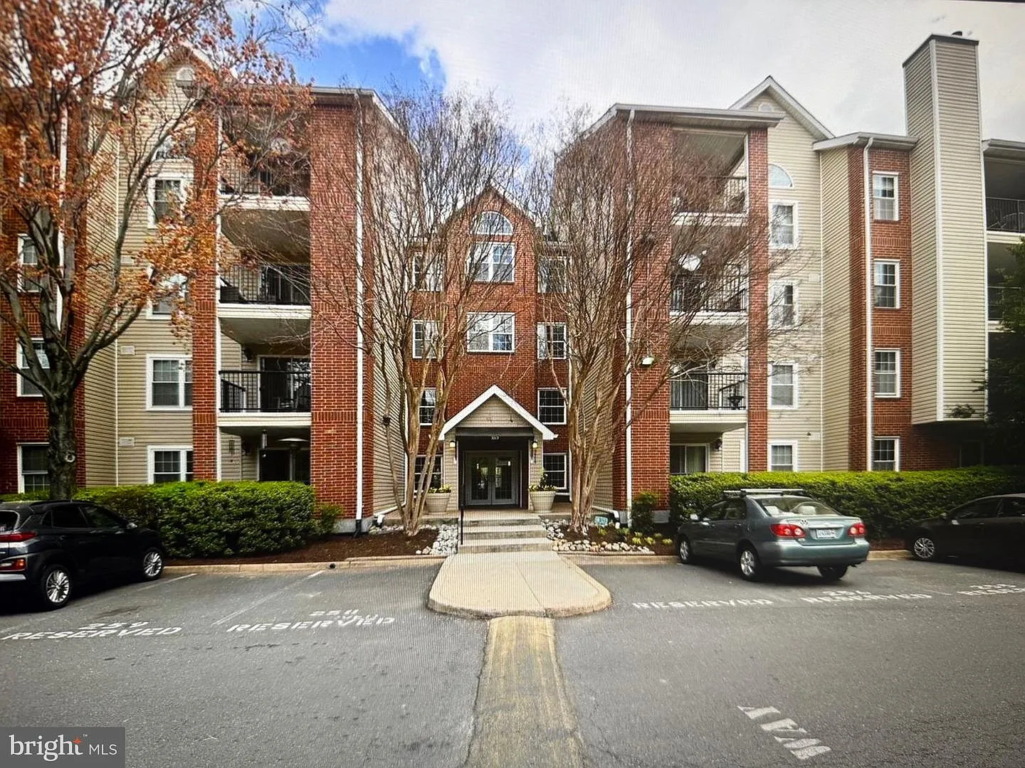 3315 Wyndham Cir APT 2233 photo 1