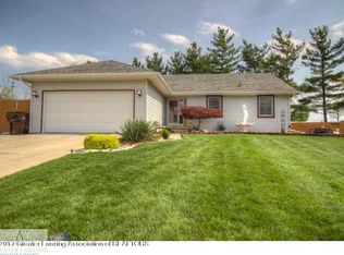 5203 Otter Dr, Lansing, MI 48917