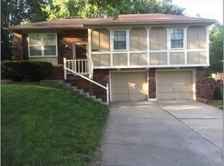 2901 NW Milford Pl, Blue Springs, MO 64015