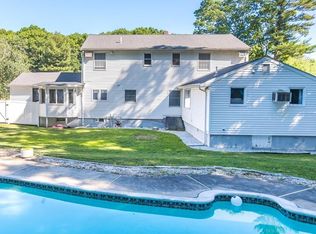 8 Huckleberry Rd, Lynnfield, MA 01940