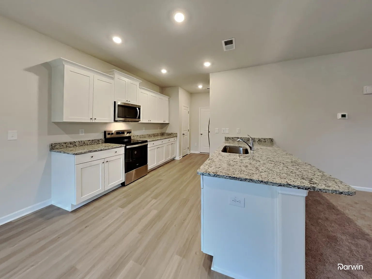 3 bed, 2.5 bath, 2025 sqft, $1,910 — Photo 4