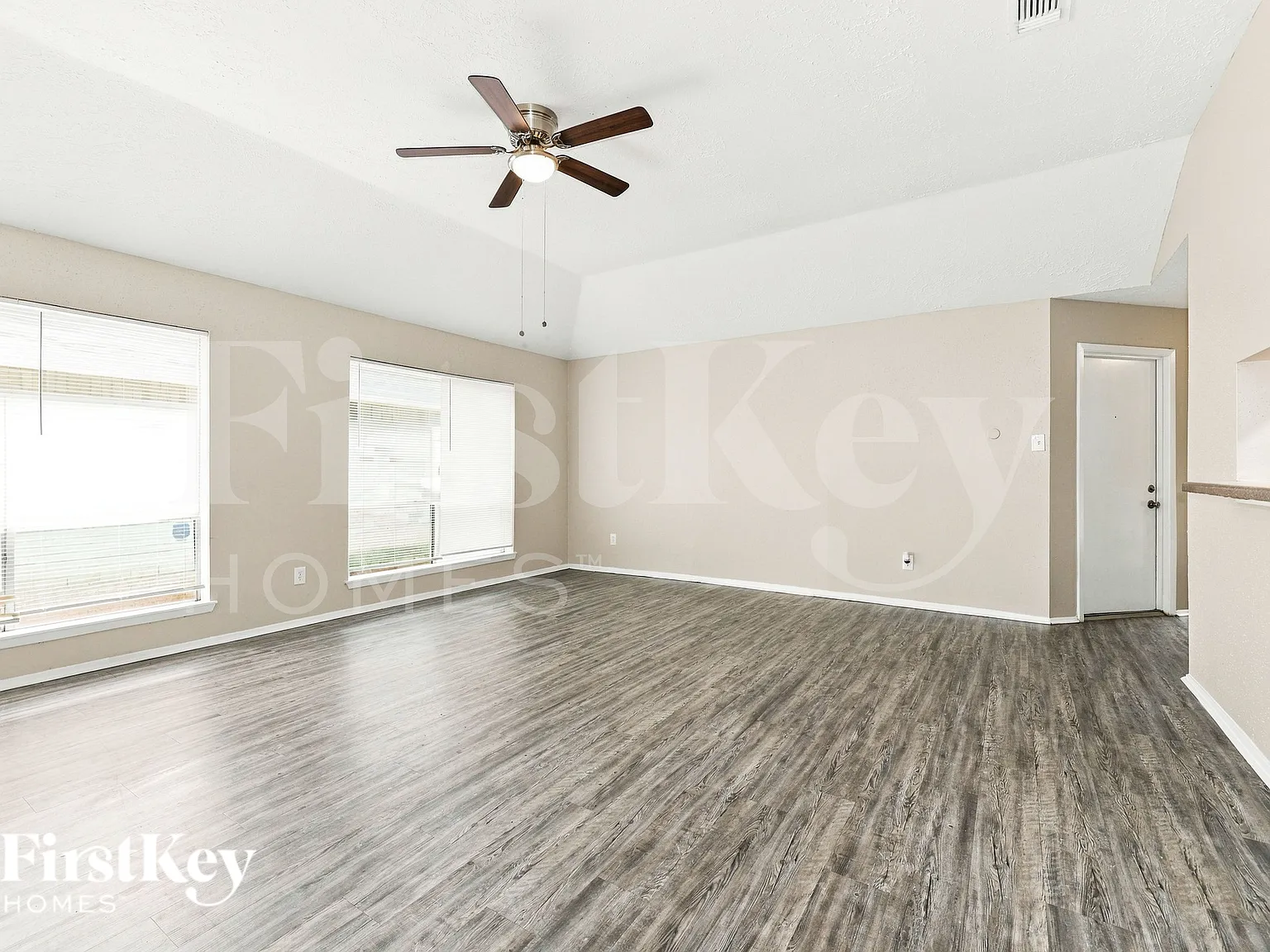 3 bed, 2.0 bath, 1502 sqft, $1,540 — Photo 4
