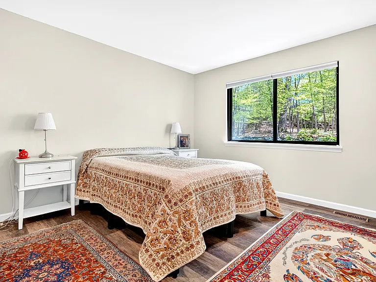 138 Indian Hollow Ct — Photo 28