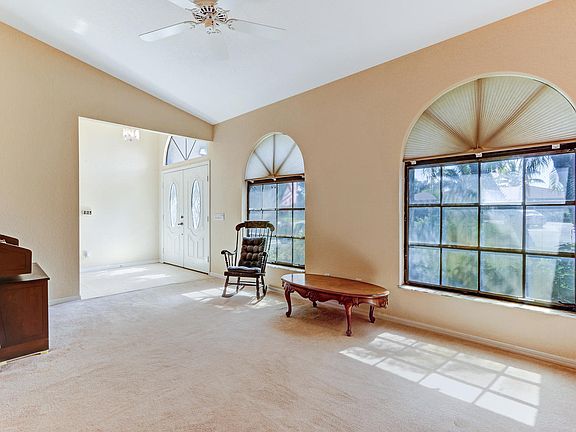 4th image of 1413 SE Merion Court