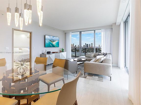 4th image of 16385 Biscayne Blvd #2521